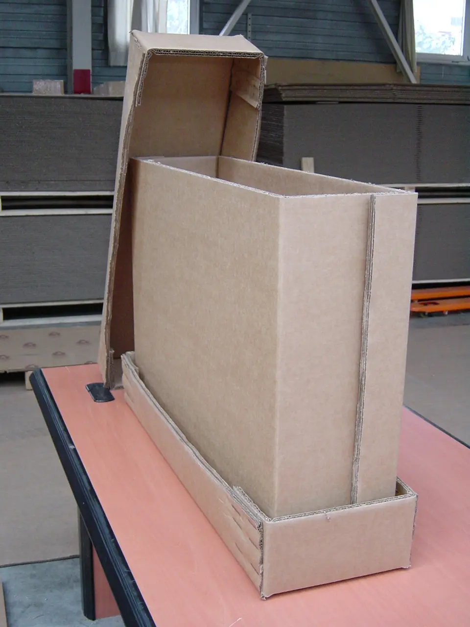 Caisse sur mesure pour télévision et écrans