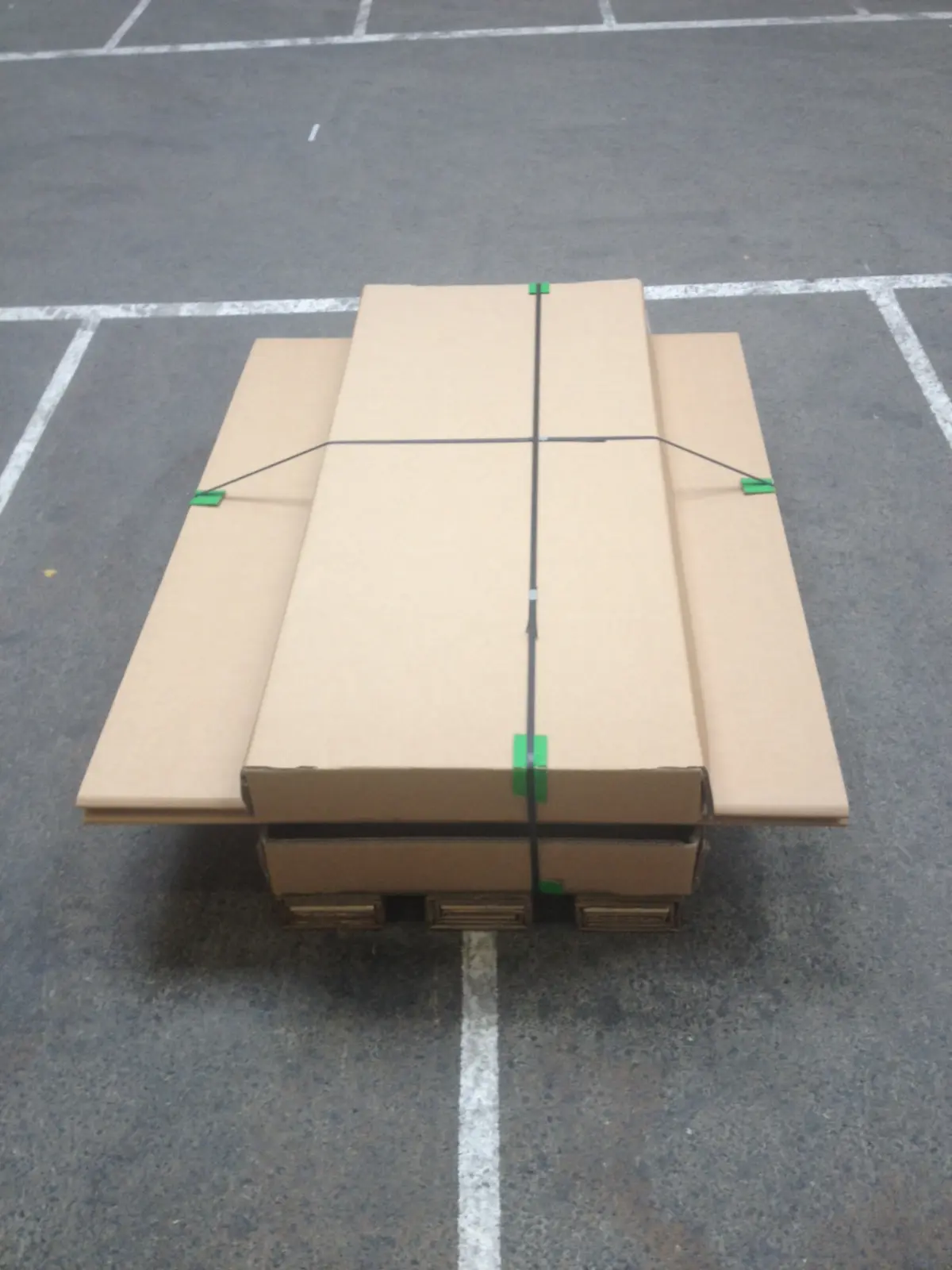 Caisse pliée avant expédition au client