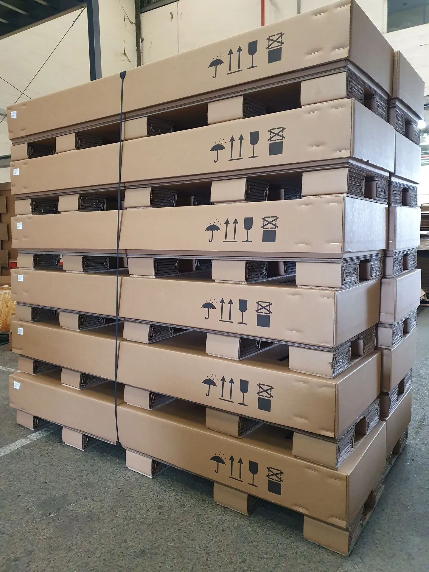 Caisse sur mesure livrées ) plat